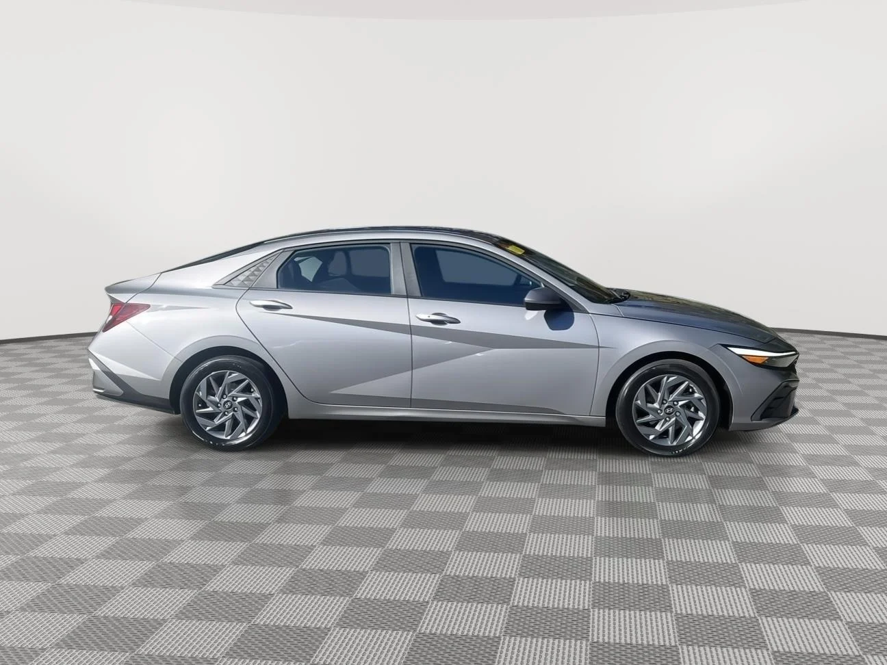 Used 2024 Fluid Metal Hyundai SEL image 4