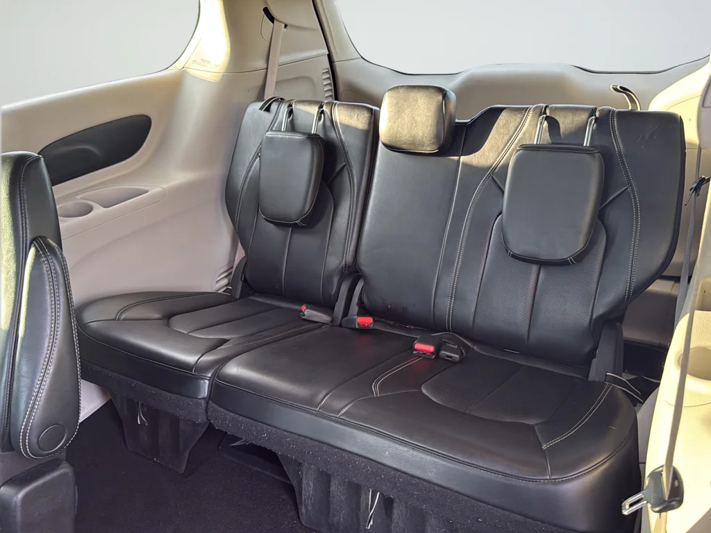 Used 2023 Black Chrysler Touring L image 35
