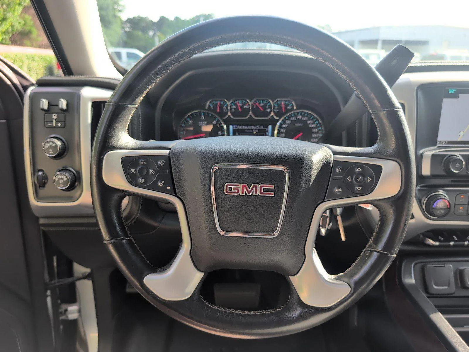 Used 2018 Quicksilver Metallic GMC SLT image 27