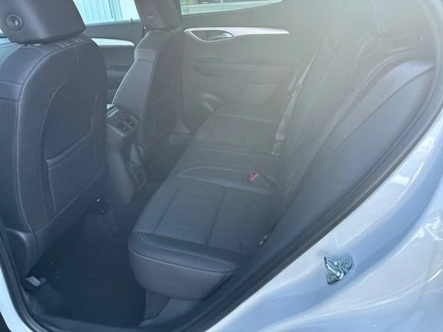 Used 2025 Mosaic Black Metallic Chevrolet LT image 15