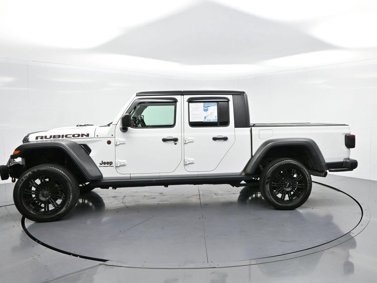 Used 2021 Bright White Clearcoat Jeep Rubicon image 4