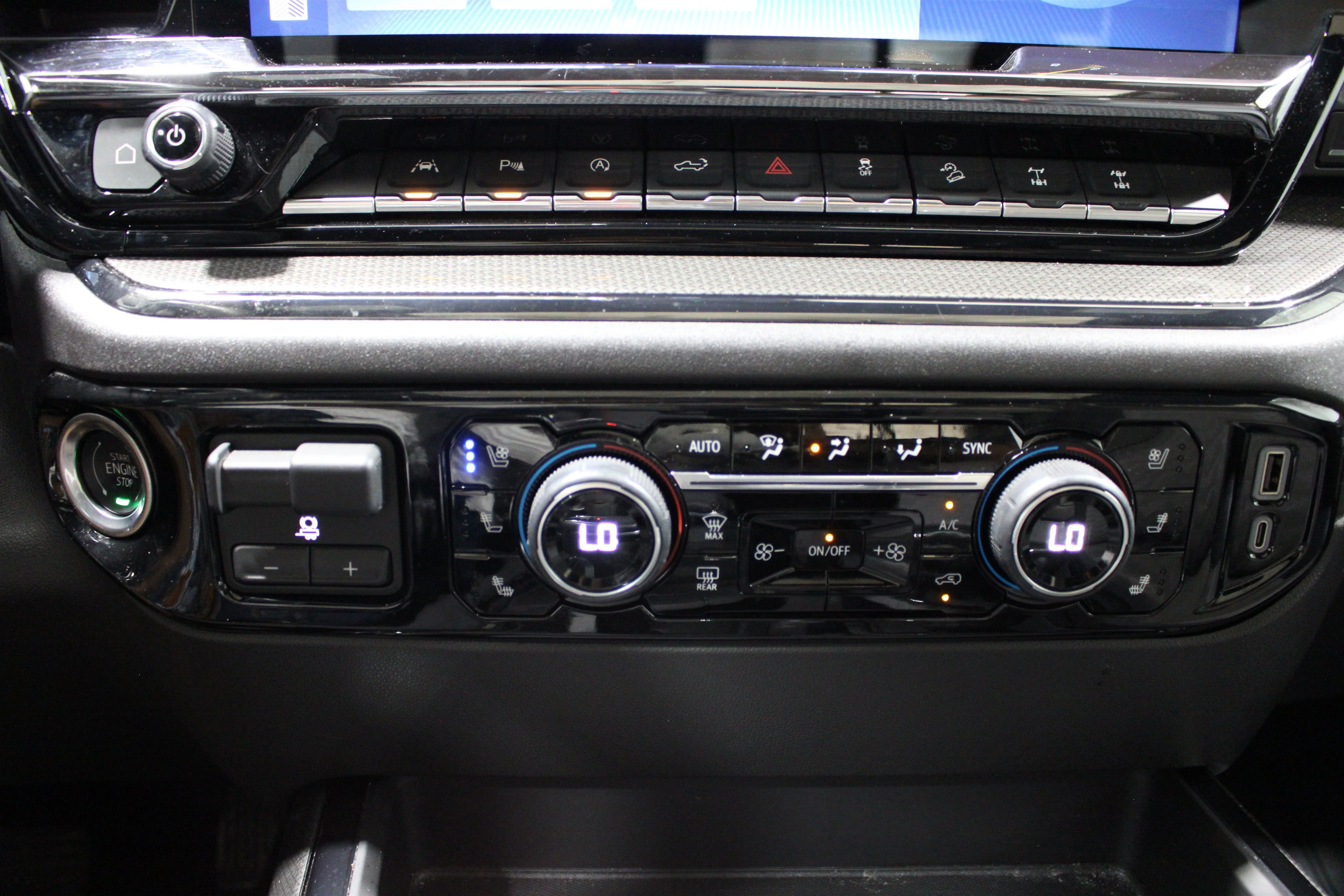 2024 Chevrolet Silverado 1500 ZR2 - Photo 17