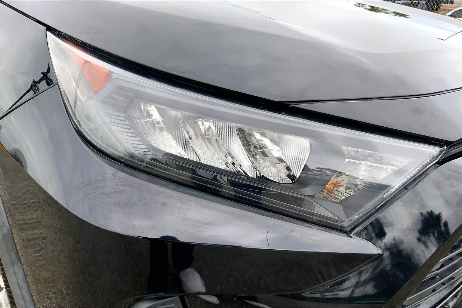 Used 2021 Midnight Black Metallic Toyota LE image 27