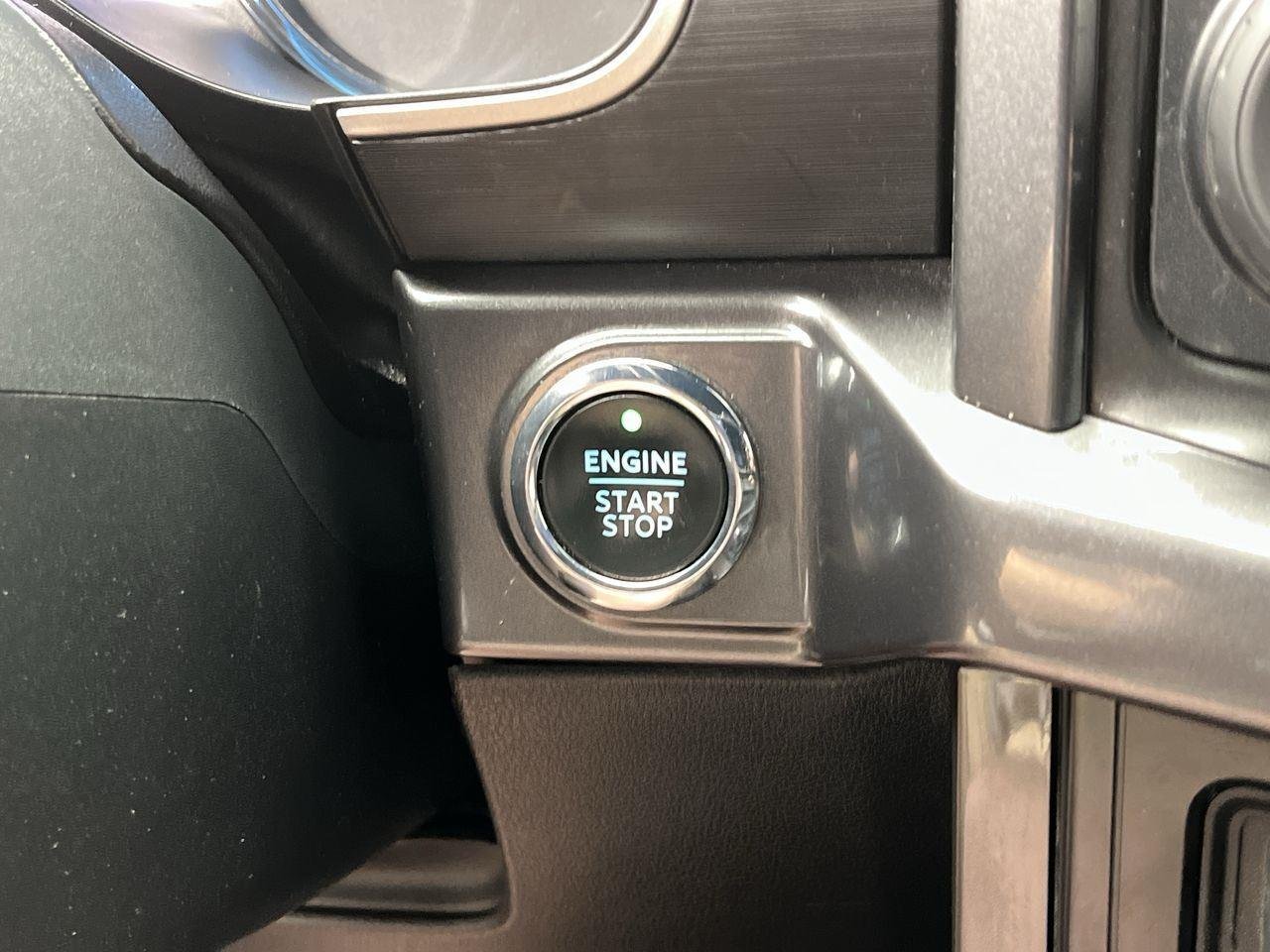 Used 2023 Avalanche Gray Ford XLT image 22