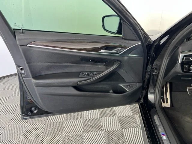 Used 2018 Black BMW 540i image 15