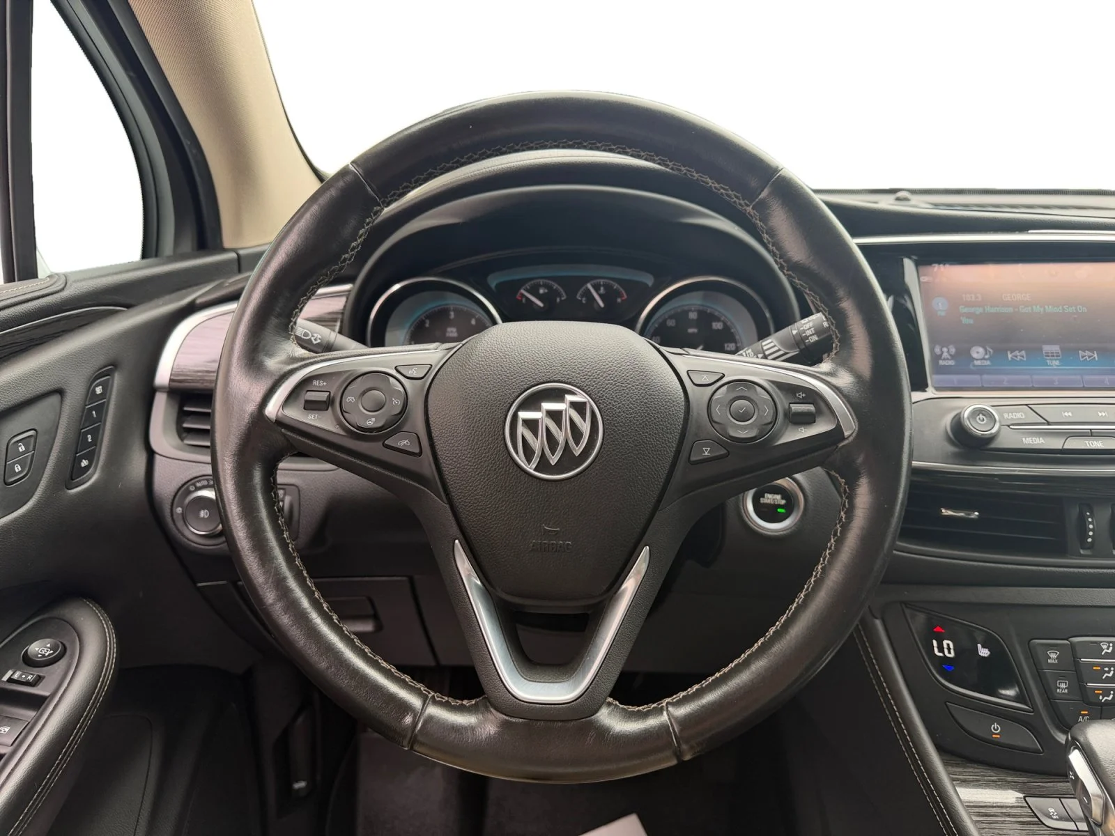 Used 2017 Summit White Buick Essence image 10