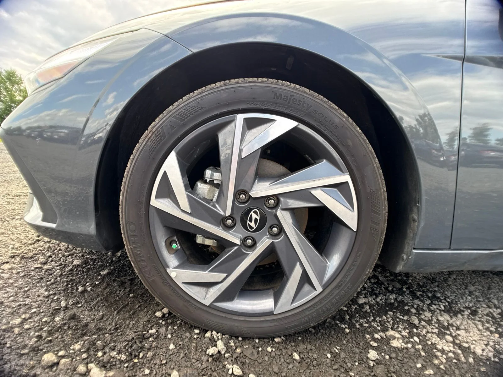 Used 2025 Gray Hyundai SEL Sport image 26