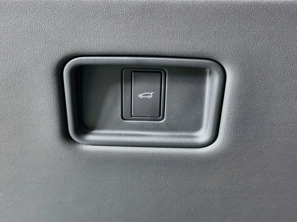 New 2026 Santorini Black Land Rover SE 7 Seats image 10