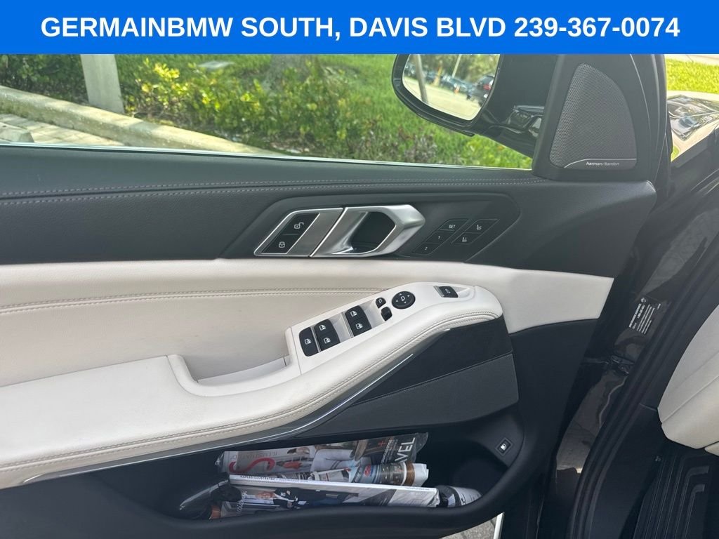 Certified Used 2022 Dark Graphite BMW xDrive45e image 9