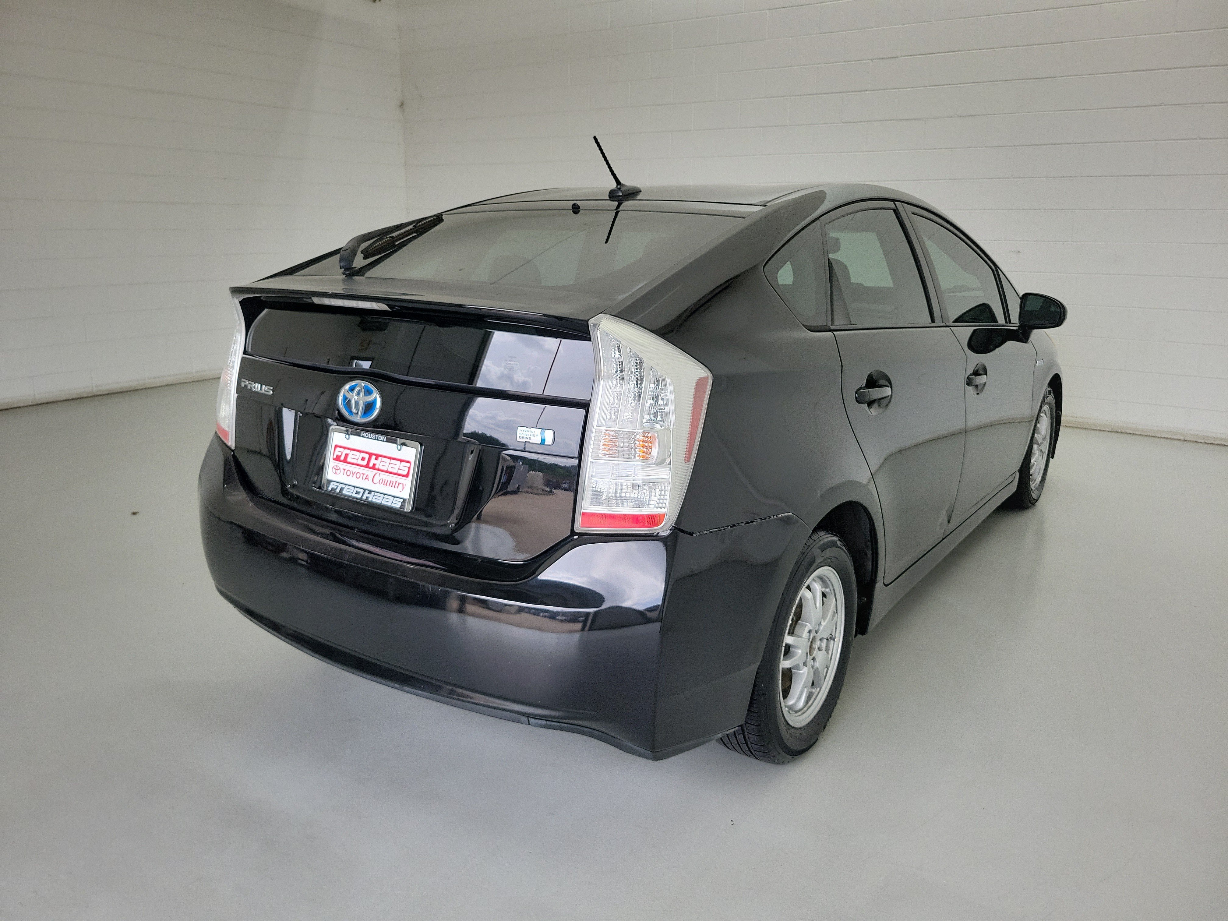 Used 2010 Black Toyota IV image 5