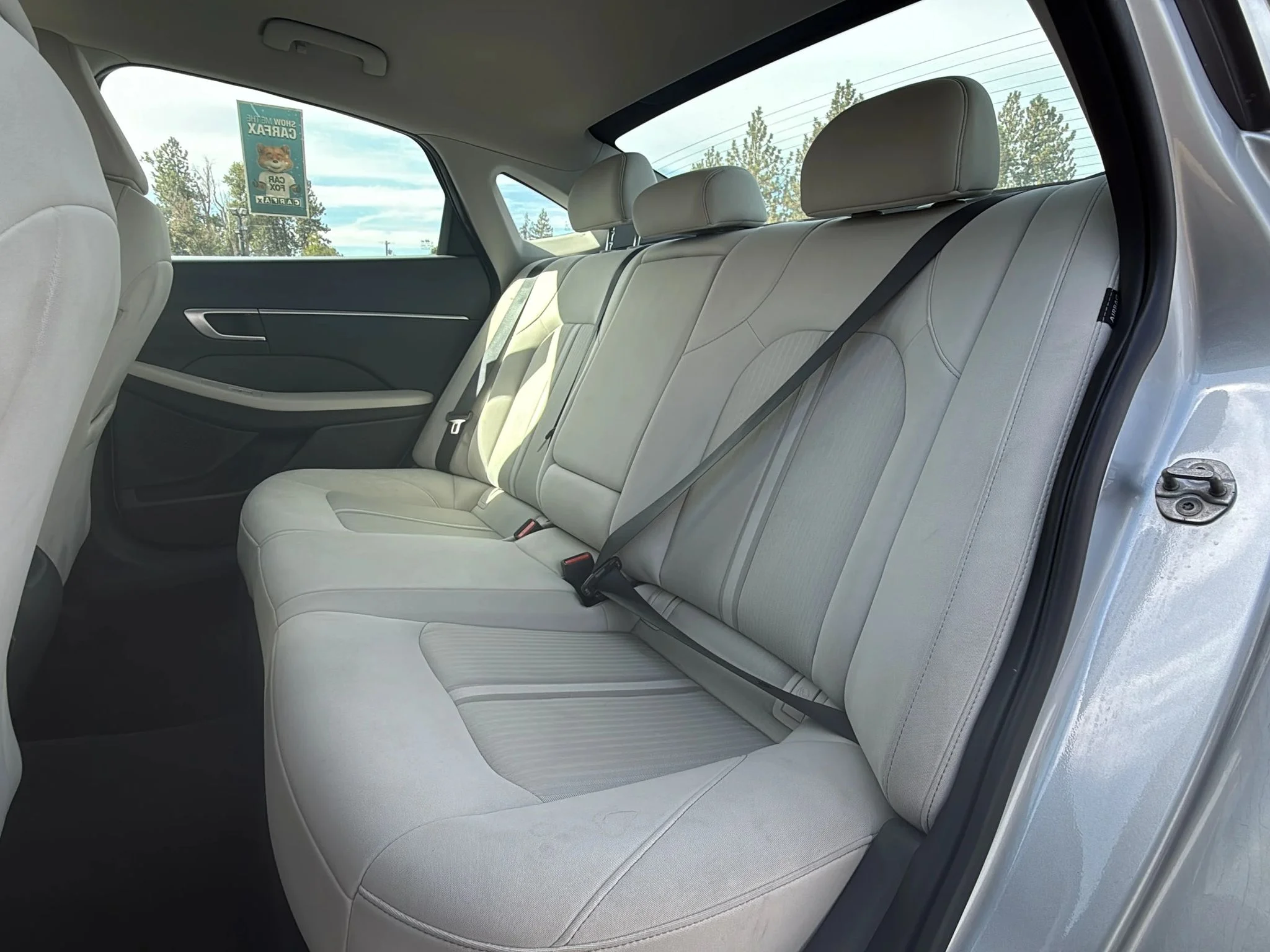 Used 2025 Aero Silver Hyundai SEL image 25