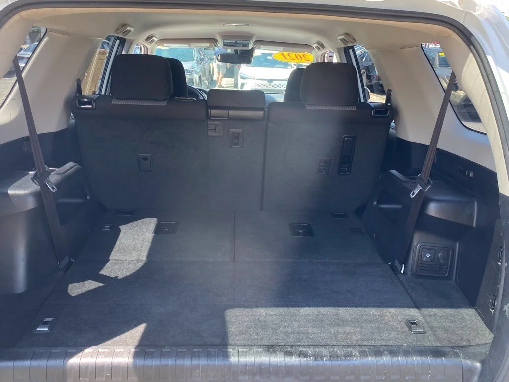 Used 2021 White Toyota SR5 image 10