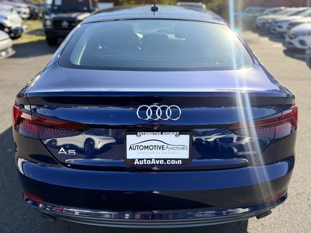 Used 2019 Navarra Blue Metallic Audi  image 4