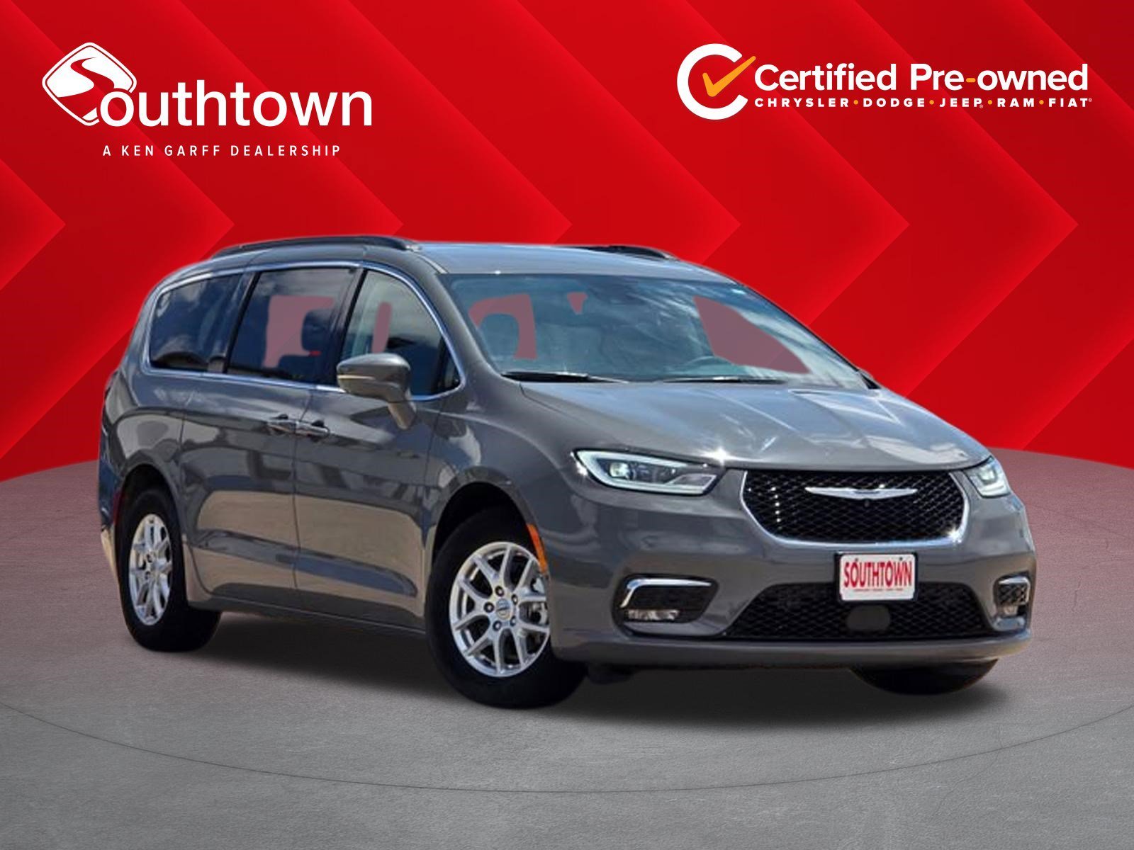 2022 Chrysler Pacifica Touring L's photo