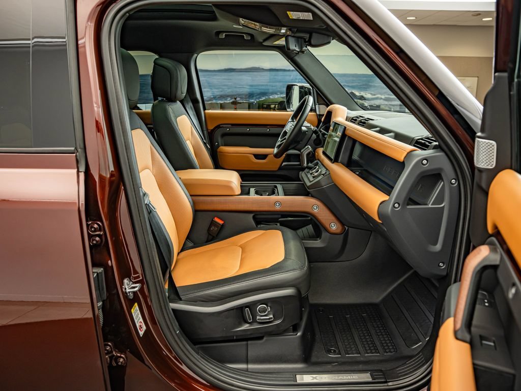 Used 2024 Sedona Red Land Rover X-Dynamic SE image 40