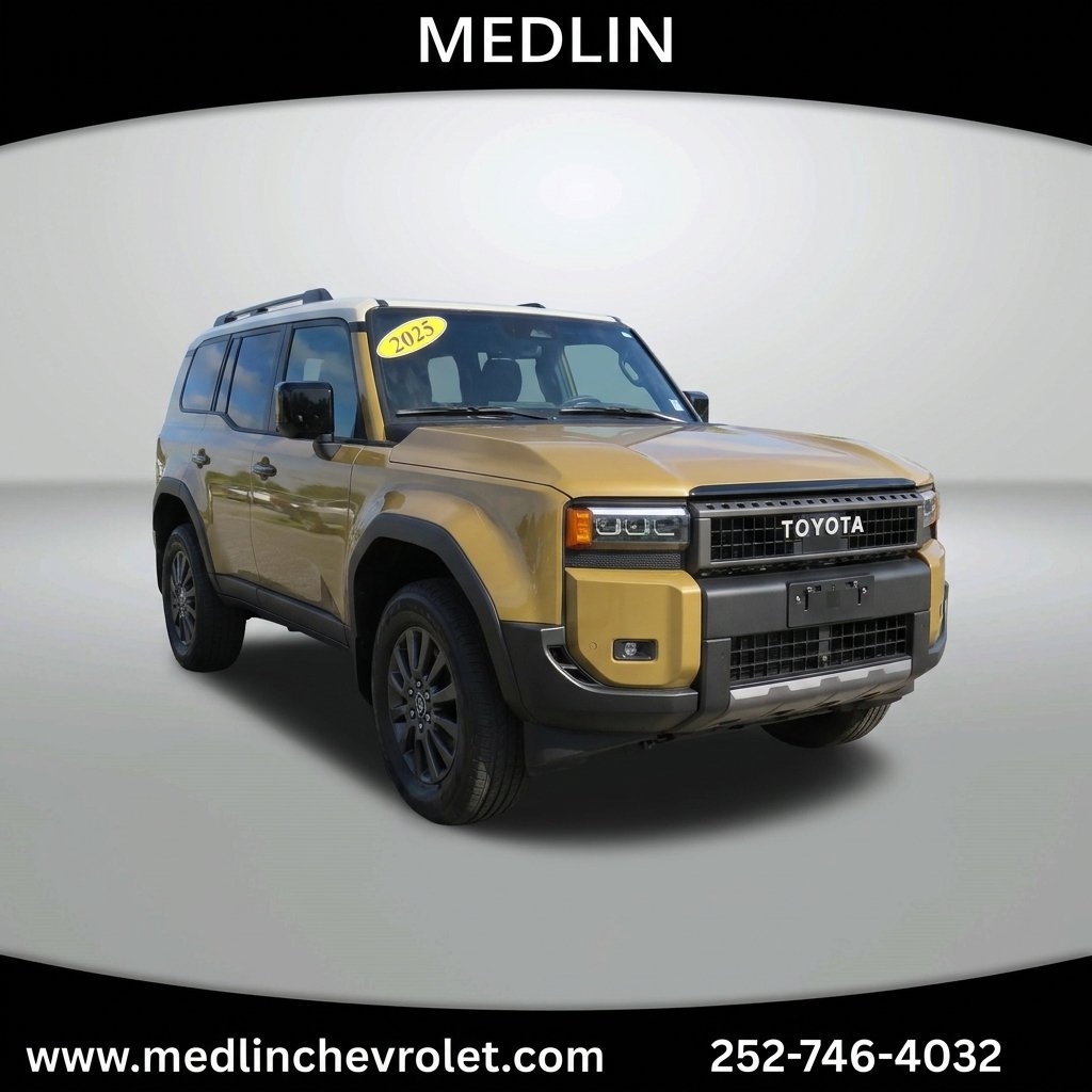 Used 2025  Toyota 1958 image 3