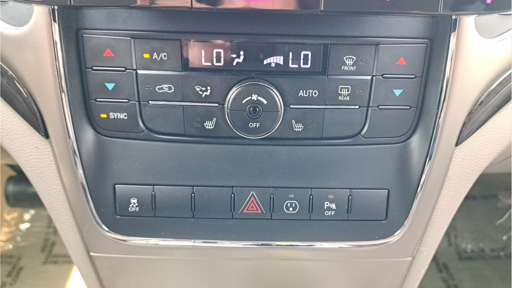 Used 2013 Black Jeep Altitude image 12