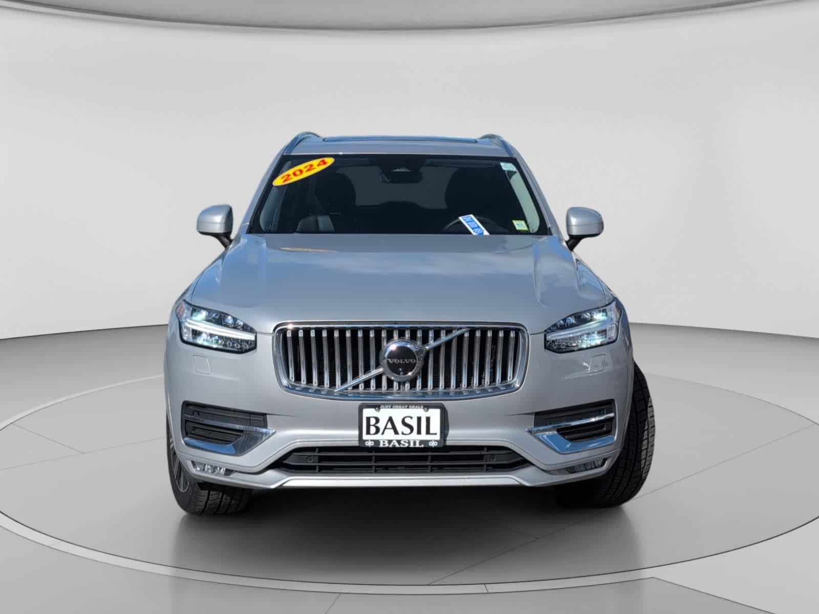 Used 2024 Silver Dawn Metallic Volvo Plus Bright Theme image 2