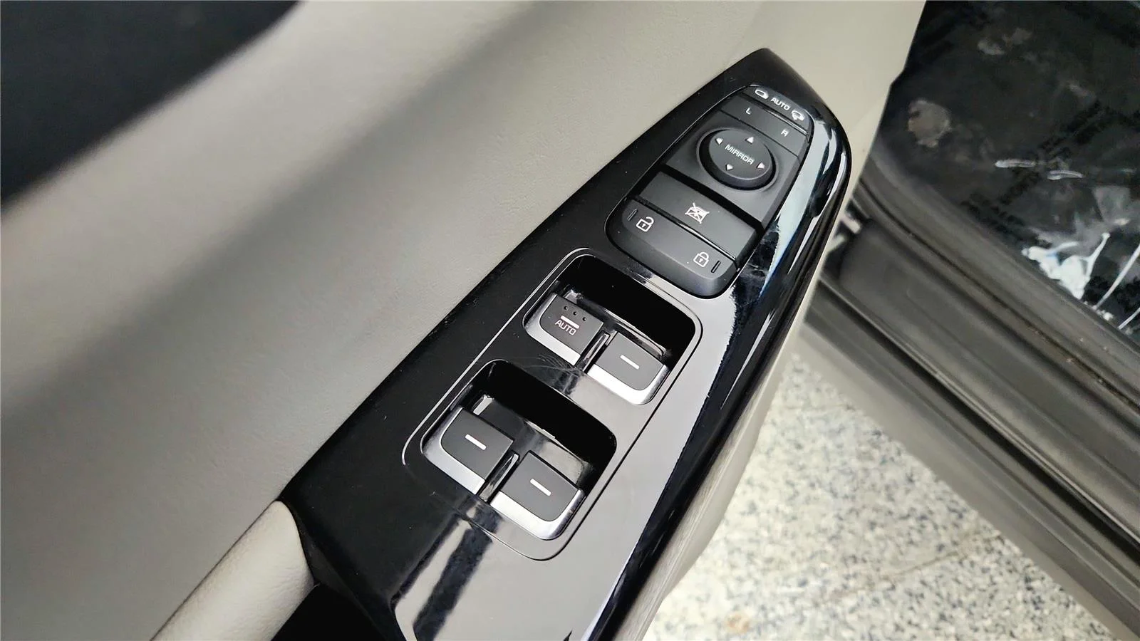 Used 2021 Black Cherry Kia EX image 30