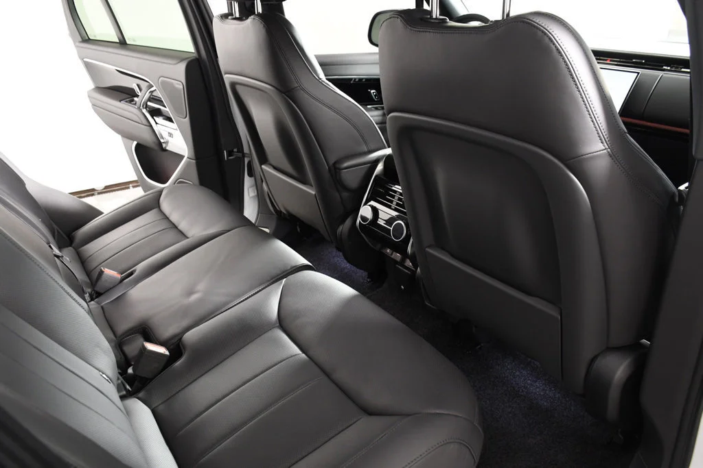 Used 2026  Land Rover SE image 21