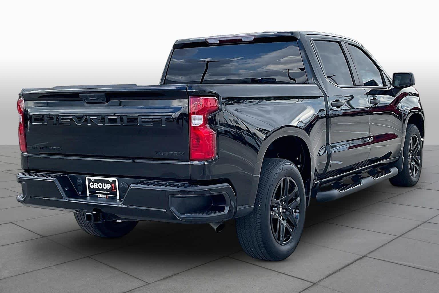 Used 2023 BLACK Chevrolet Custom image 13