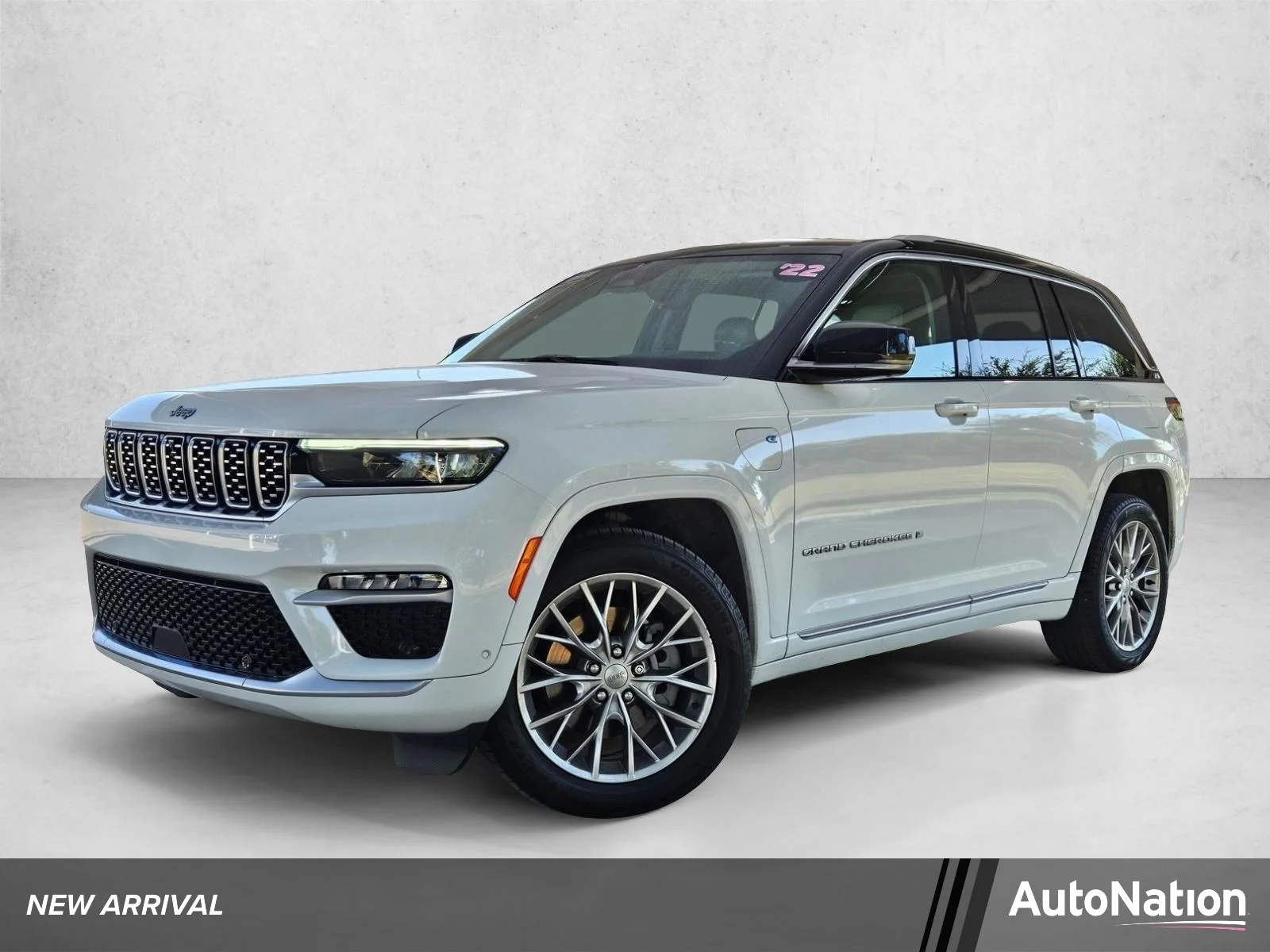Used 2022 Bright White Clearcoat Jeep Summit image 1