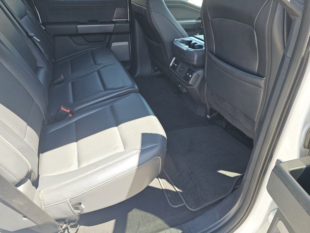 Used 2025 Oxford White Ford Lariat image 5