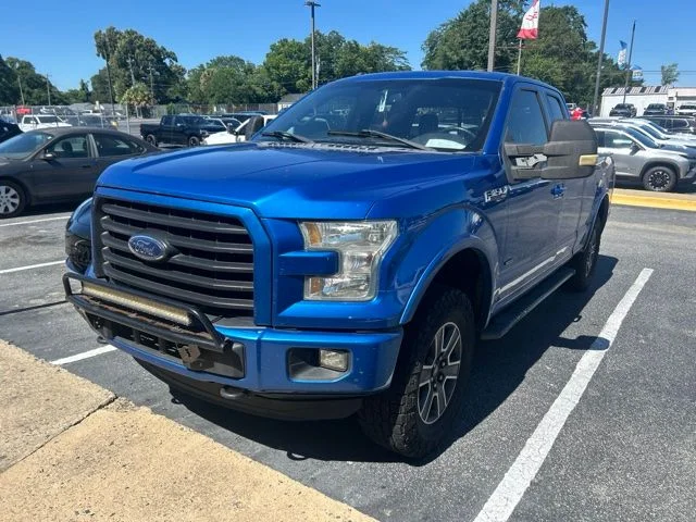 Used 2016 Blue Ford XLT image 1
