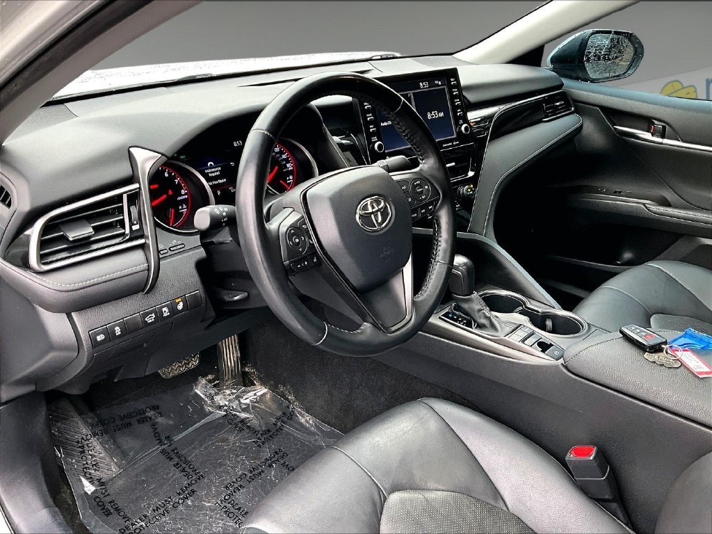 Used 2022 Ice Toyota XSE image 8
