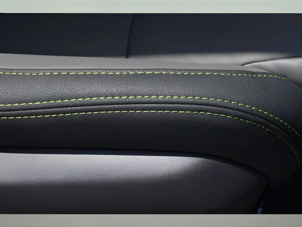 Used 2025 Autumn Green Metallic Subaru Onyx Edition image 32