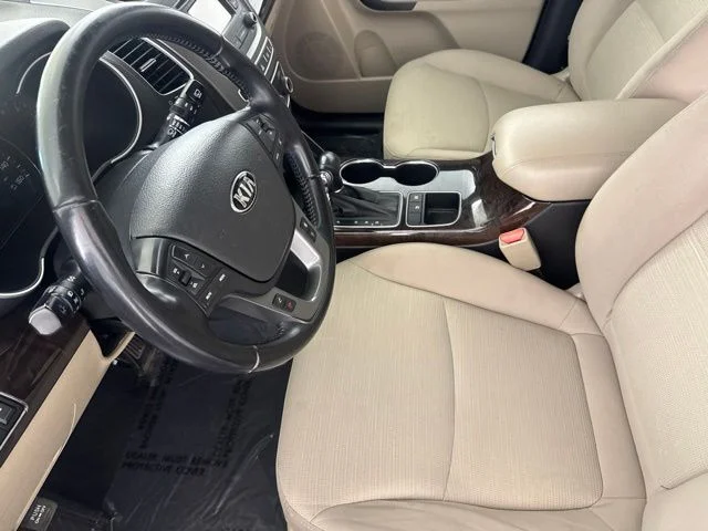 Used 2015 White Kia LX image 20