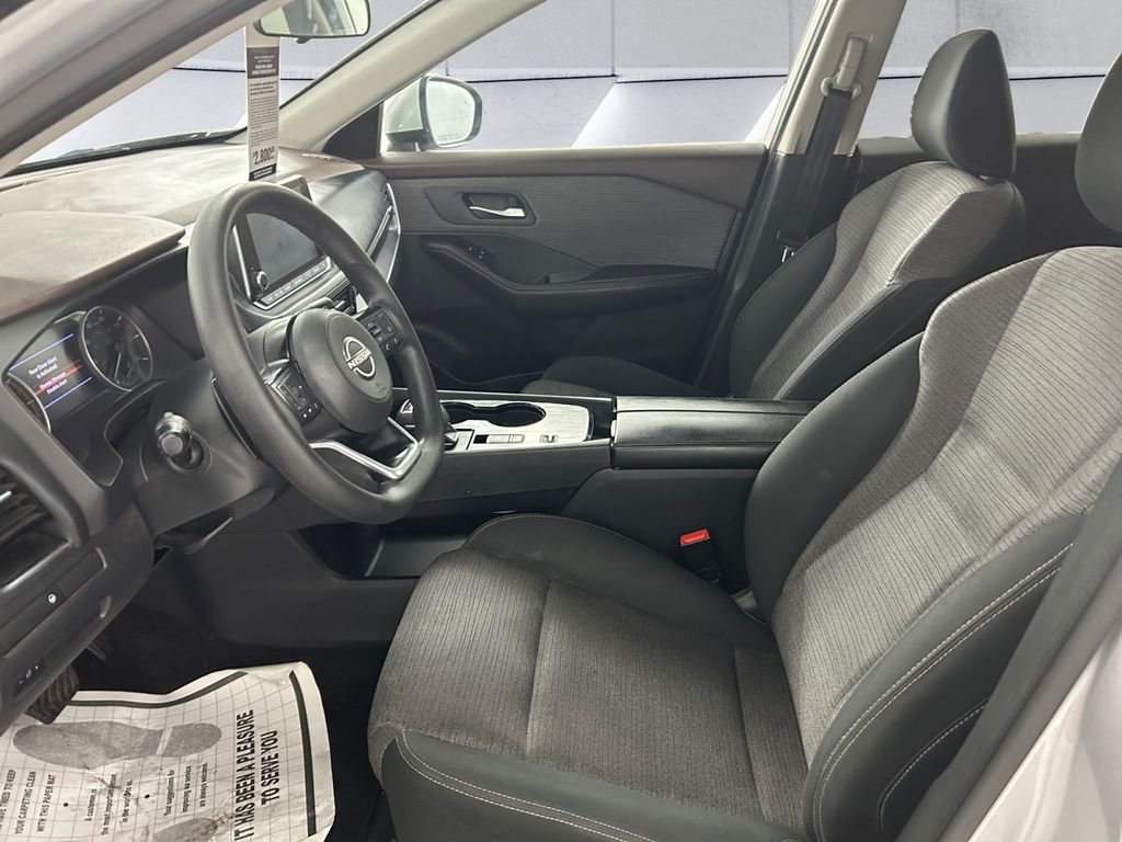 Used 2022 Silver Nissan SV image 7