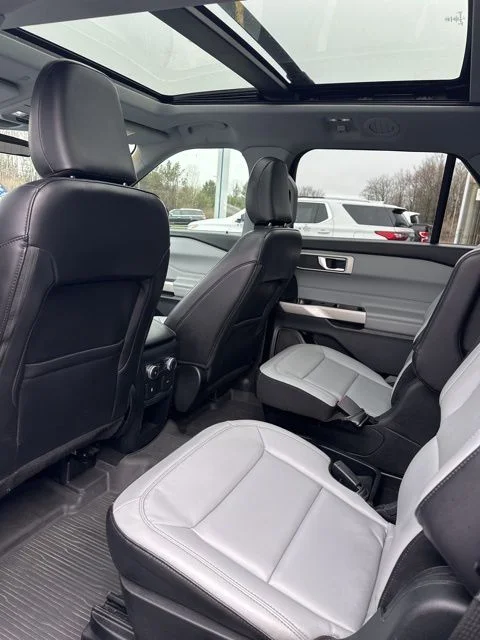 Used 2021 Black Ford XLT image 12