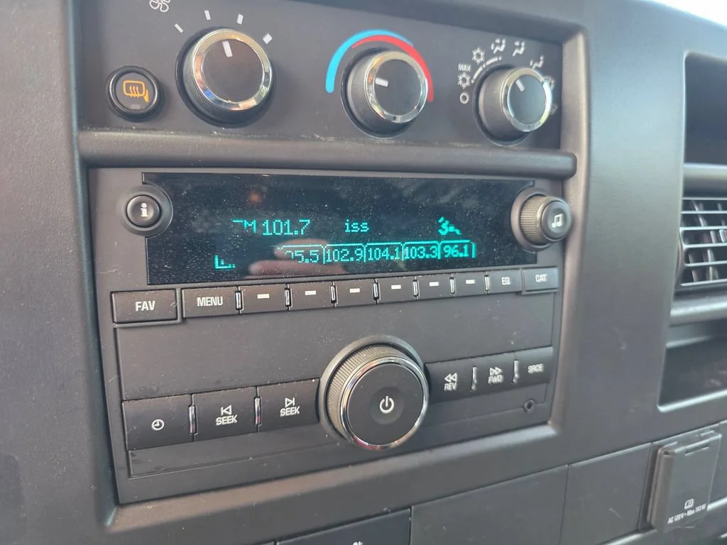 Used 2025 Summit White Chevrolet WT image 19