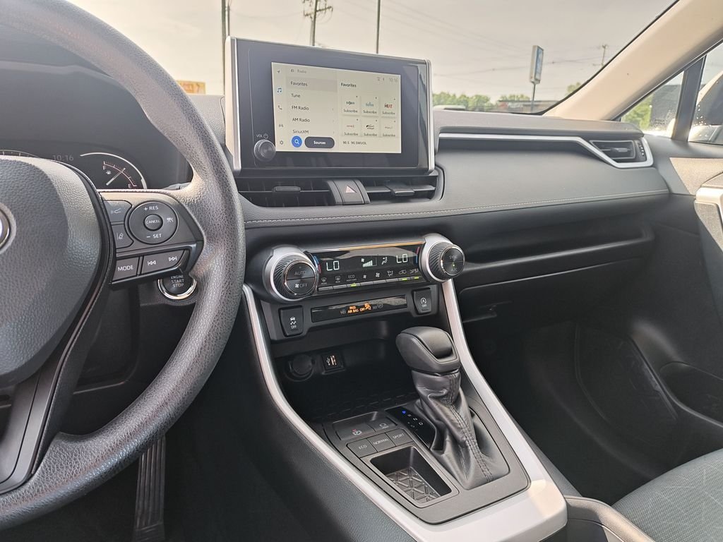 Used 2025 White Toyota XLE image 20