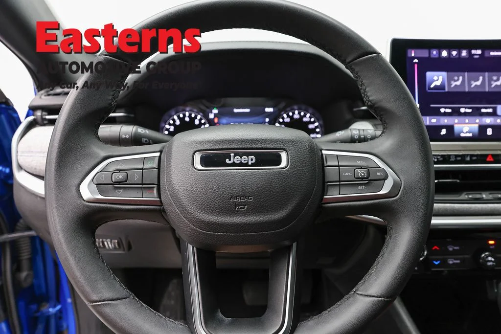 Used 2024 Blue Jeep Latitude image 10