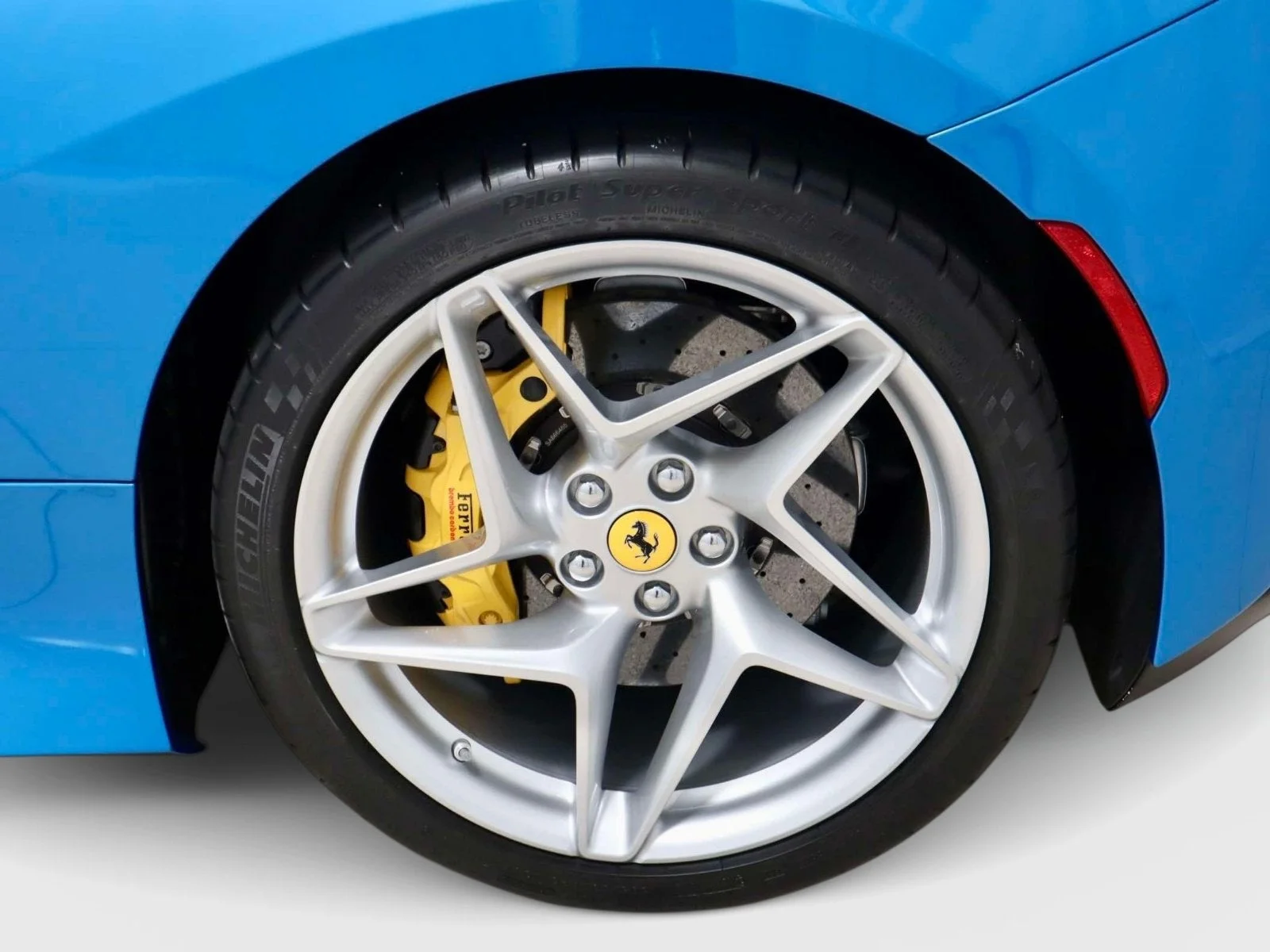 Certified Used 2022 Blu Corsa Ferrari  image 9
