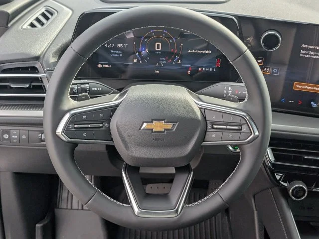 New 2027 Summit White Chevrolet LT image 18