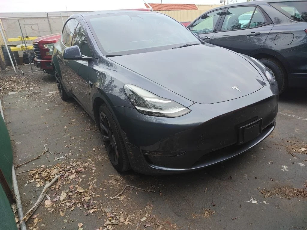 Used 2022  Tesla Long Range image 18