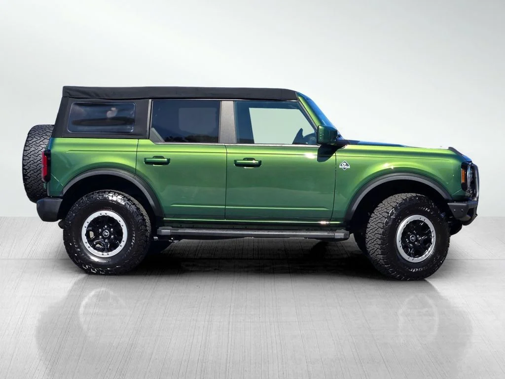 Used 2022 Green Metallic Ford Outer Banks image 3
