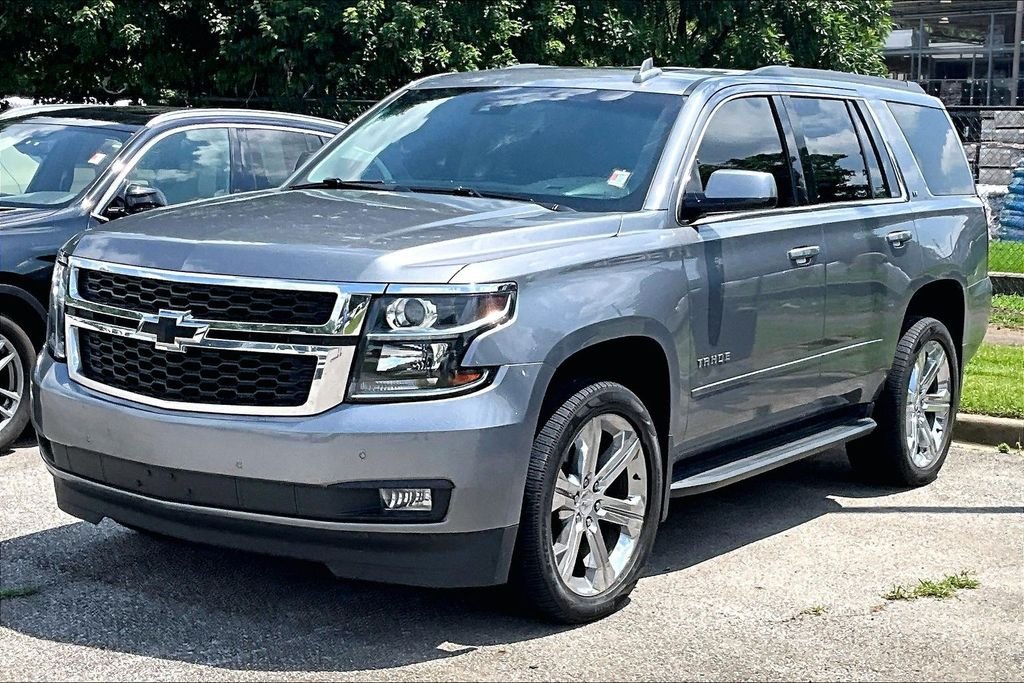 Used 2019 Gray Chevrolet LT image 3