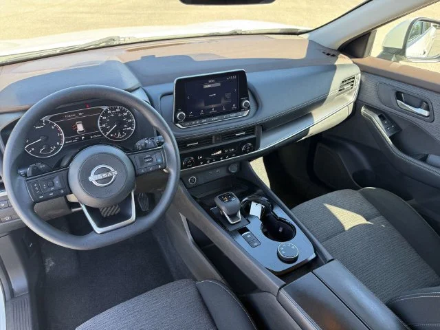 Used 2023 White Nissan SV image 3