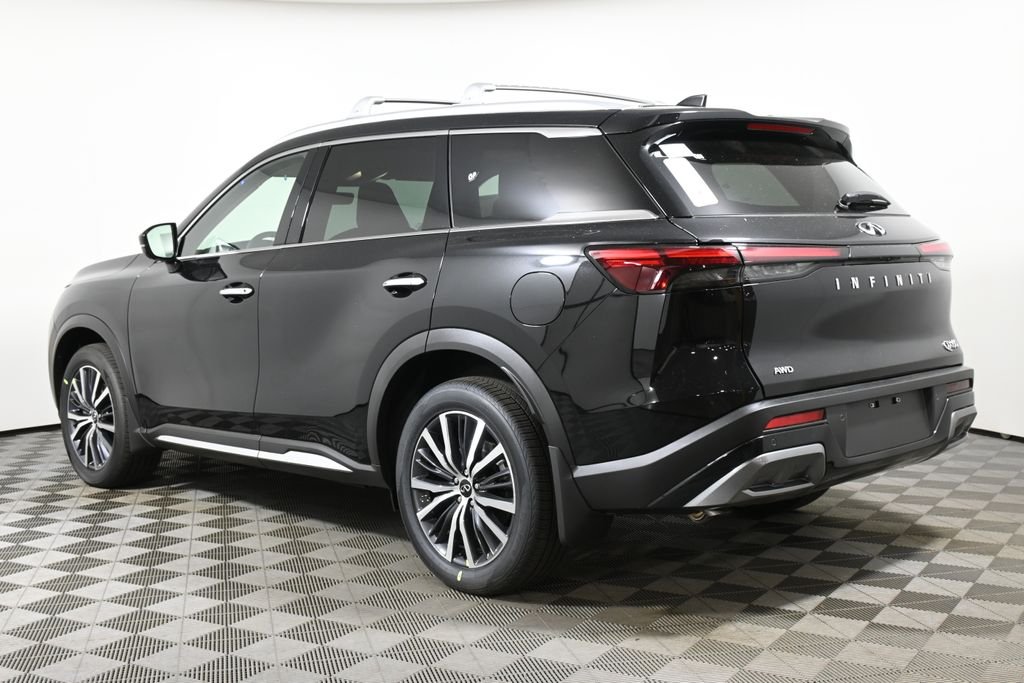 Certified Used 2025 Black INFINITI Sensory image 5