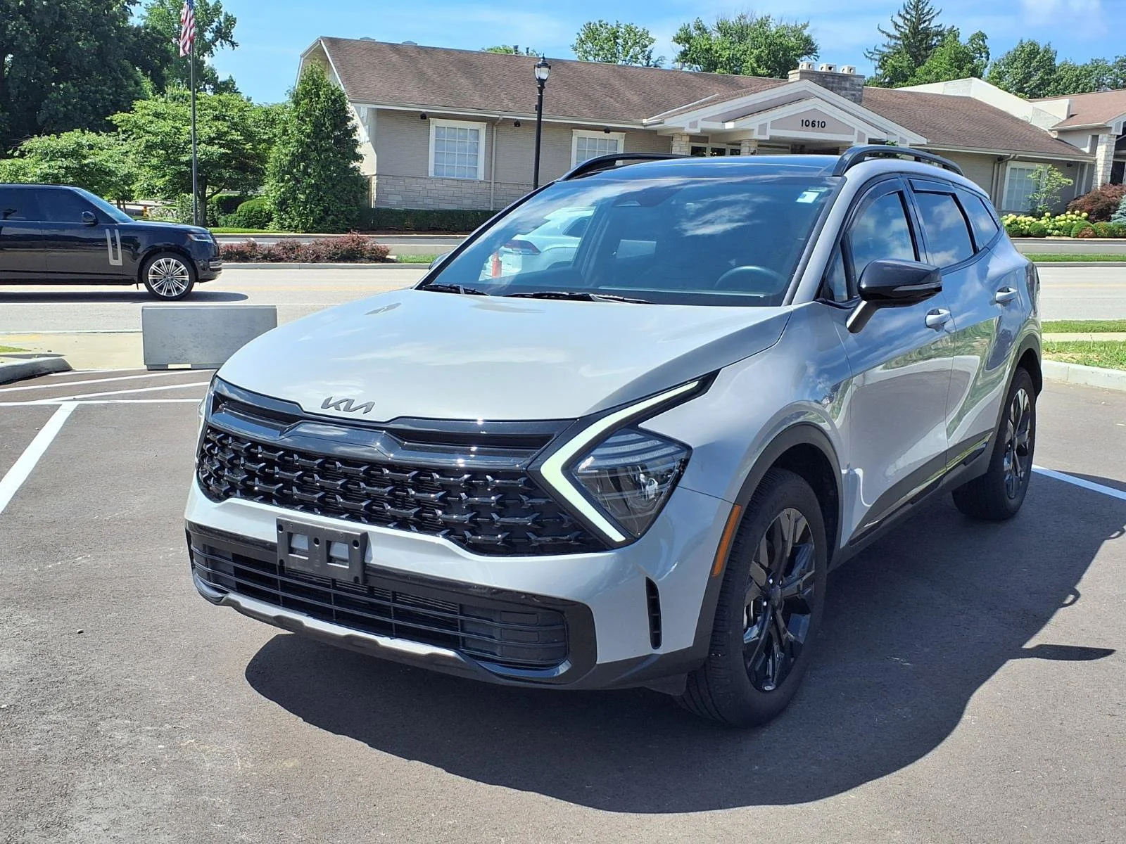 Used 2025 Wolf Gray Kia X-Line image 32