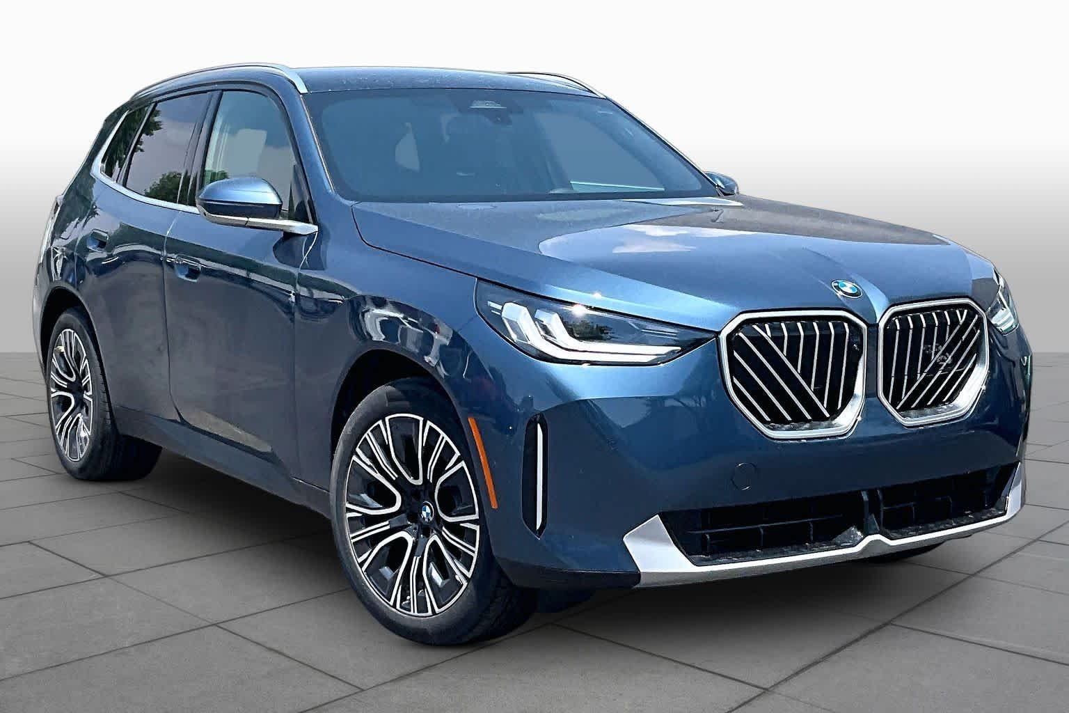 New 2026 Arctic Race Blue metallic BMW 30 xDrive image 2