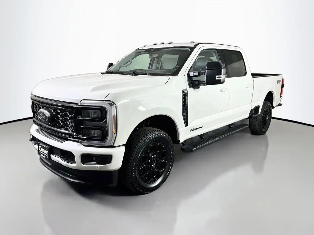 New 2026 Star White Metallic Tri-Coat Ford Lariat image 5