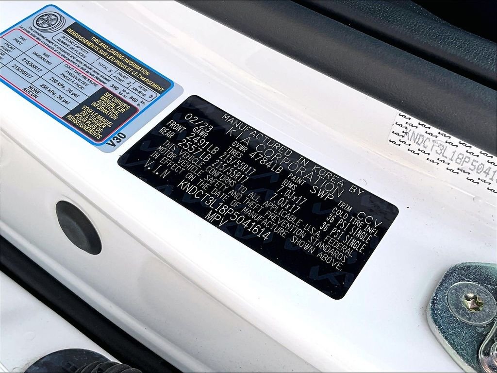 Used 2023 White Kia Wave image 35
