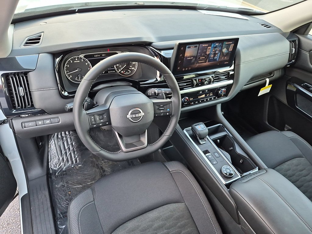 2026 Nissan Pathfinder SV - Photo 6
