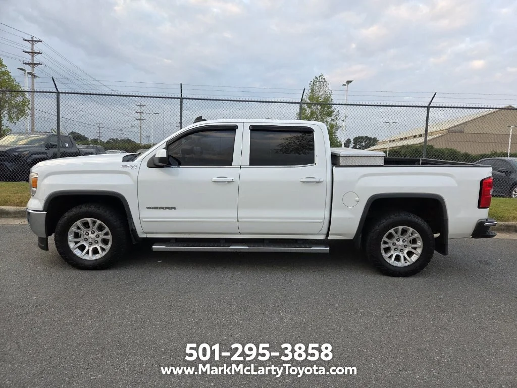 Used 2015 White GMC SLE image 6
