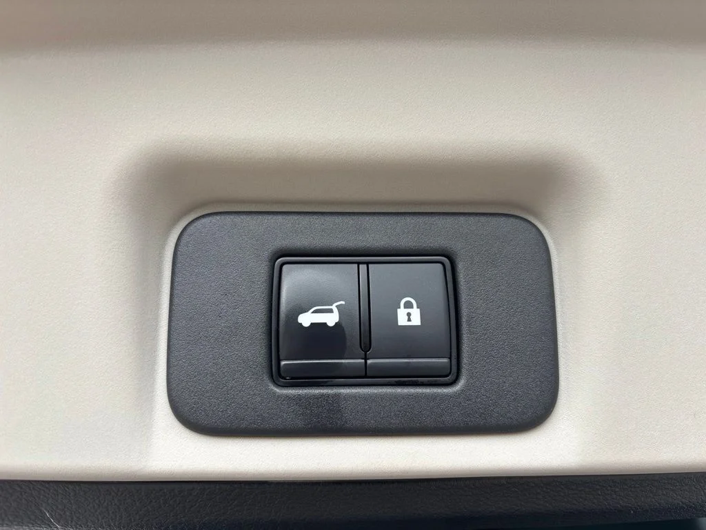 Used 2023 Gray Nissan EVOLVE+ image 8